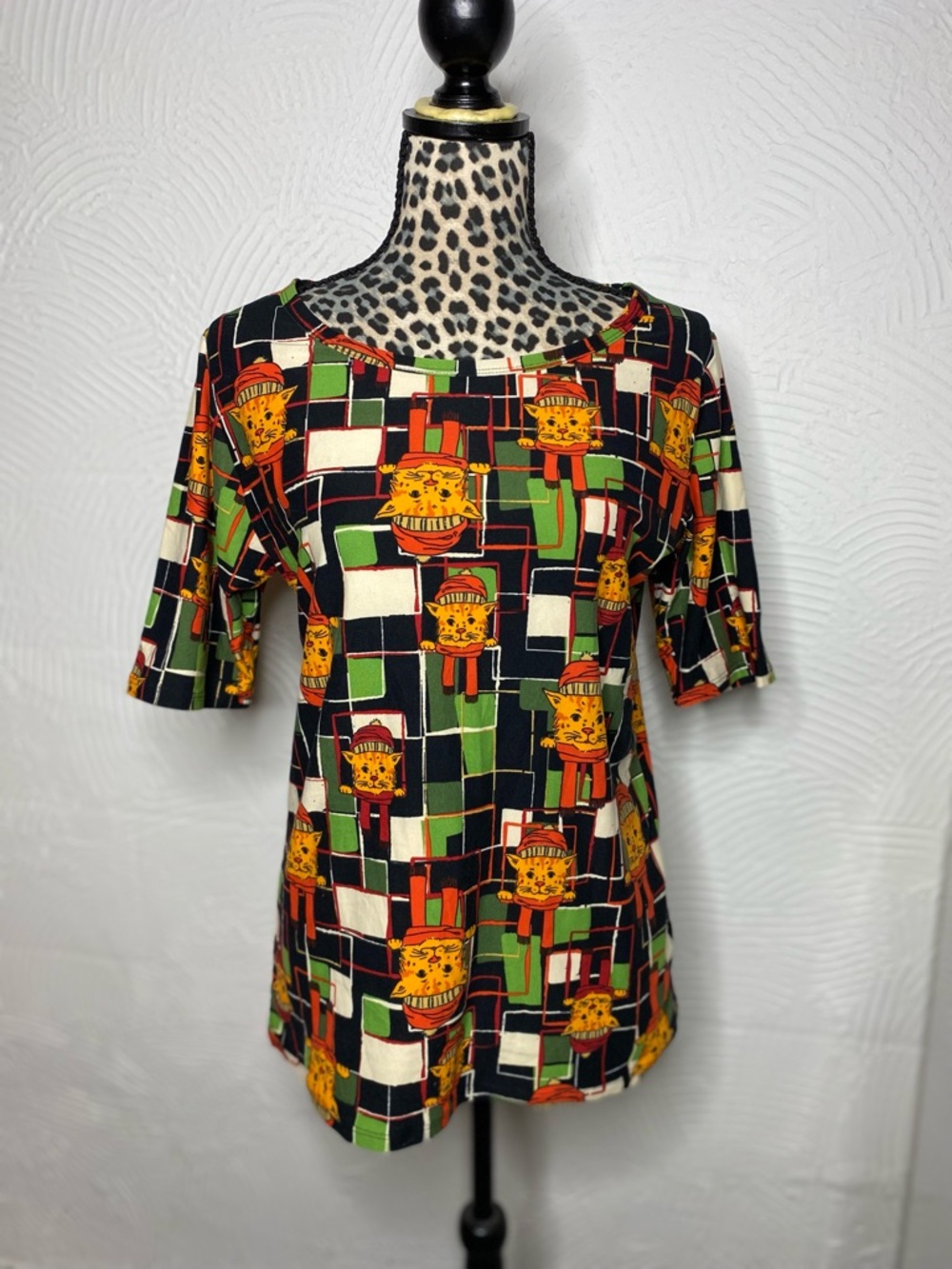 LuLaRoe Gigi Top Cats Large